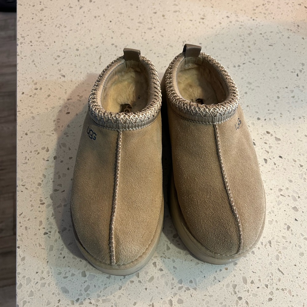 Ugg platform slippers size 8 like new tan